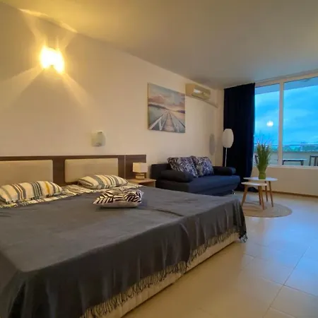 Apartament Esperanto 402 Large Sunny Słoneczny Brzeg