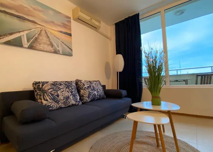 Esperanto 402 Large Sunny Lägenhet Slăntjev Brjag